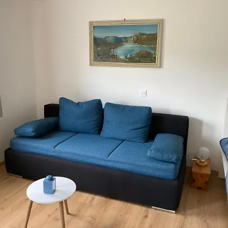 Apartment Milka 52 *